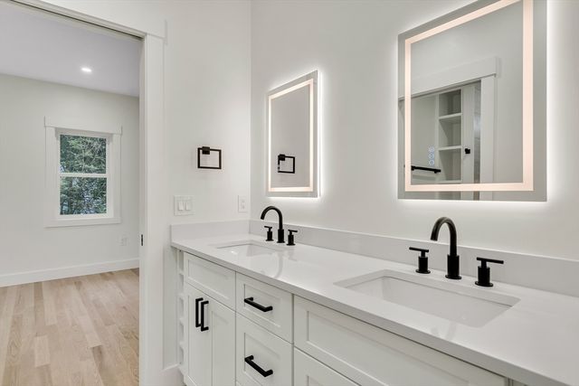 22 Estabrook Rd, Lexington, MA 02421