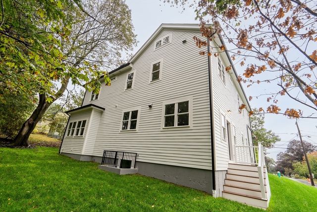 22 Estabrook Rd, Lexington, MA 02421