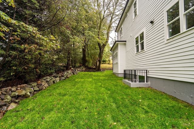 22 Estabrook Rd, Lexington, MA 02421