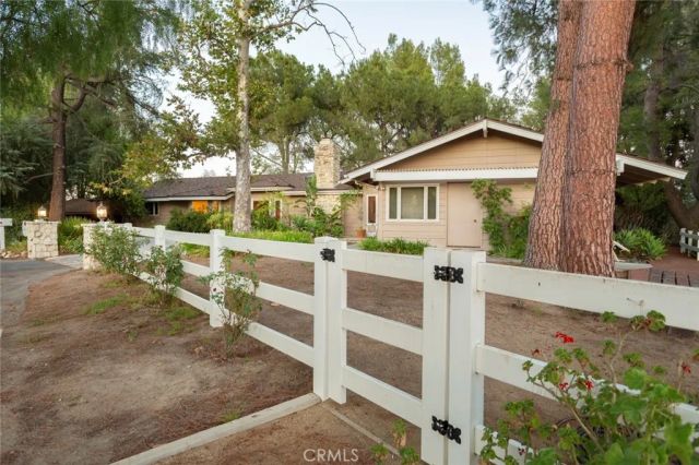 5798 Penland Road, Hidden Hills, CA 91302