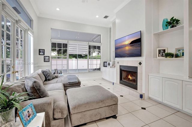 351 NW 110th Ave, Plantation, FL 33324