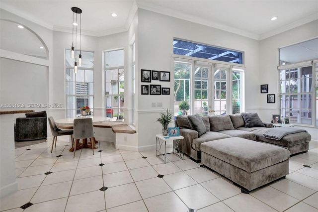 351 NW 110th Ave, Plantation, FL 33324