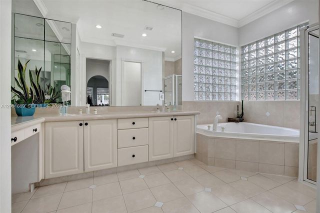351 NW 110th Ave, Plantation, FL 33324