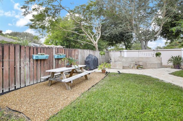 351 NW 110th Ave, Plantation, FL 33324