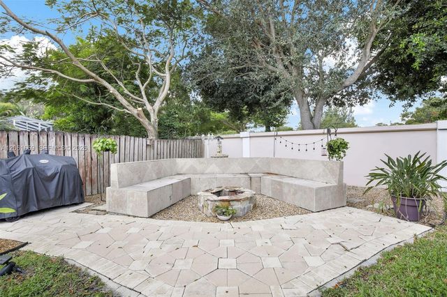 351 NW 110th Ave, Plantation, FL 33324