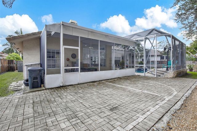 351 NW 110th Ave, Plantation, FL 33324