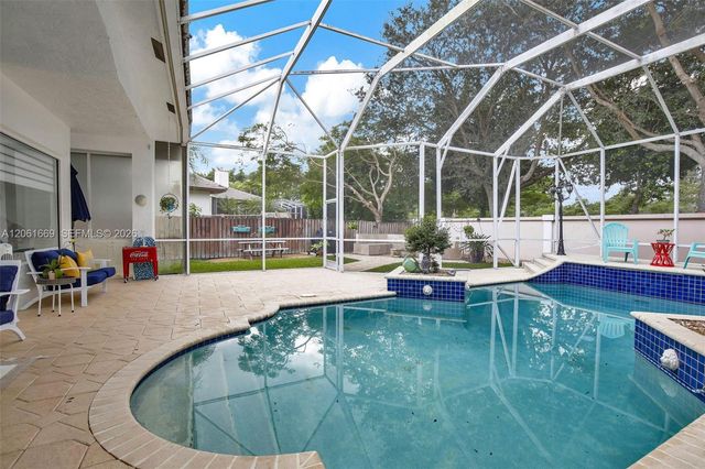 351 NW 110th Ave, Plantation, FL 33324