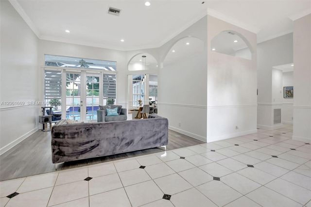 351 NW 110th Ave, Plantation, FL 33324