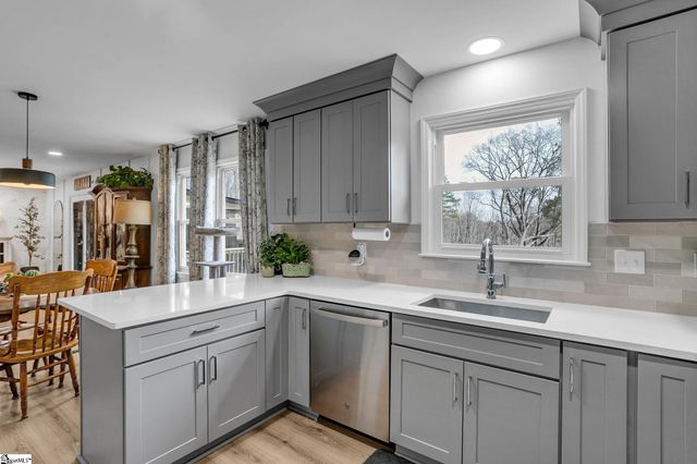 123 Graystone Drive, Moore, SC 29369