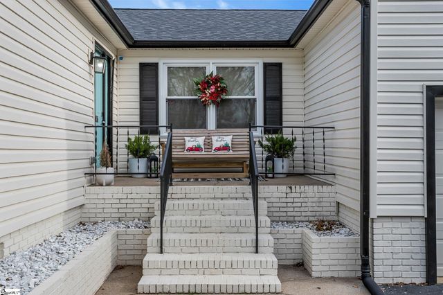 123 Graystone Drive, Moore, SC 29369