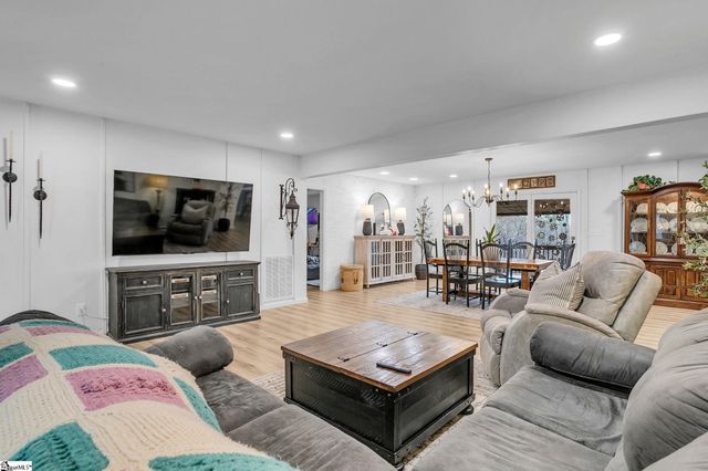 123 Graystone Drive, Moore, SC 29369