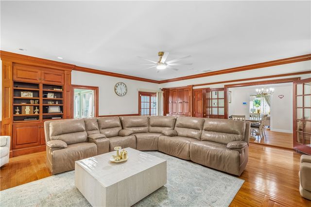 9 Pheasant Run Road, North Smithfield, RI 02896