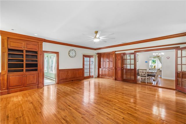 9 Pheasant Run Road, North Smithfield, RI 02896