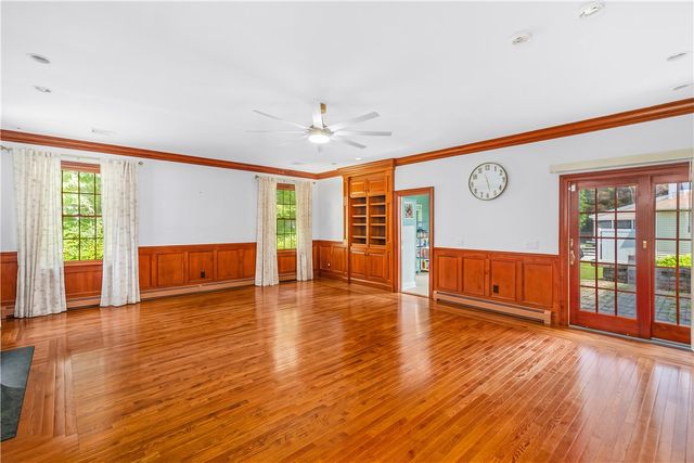 9 Pheasant Run Road, North Smithfield, RI 02896