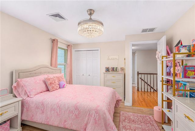 9 Pheasant Run Road, North Smithfield, RI 02896