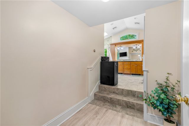 9 Pheasant Run Road, North Smithfield, RI 02896
