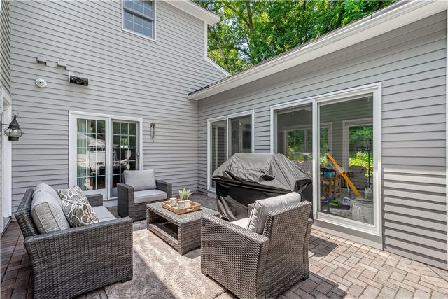 9 Pheasant Run Road, North Smithfield, RI 02896