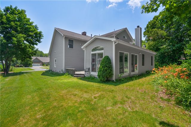 9 Pheasant Run Road, North Smithfield, RI 02896