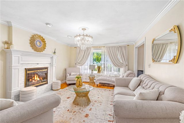 9 Pheasant Run Road, North Smithfield, RI 02896