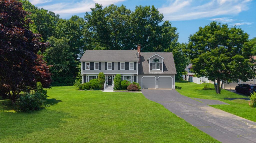 9 Pheasant Run Road, North Smithfield, RI 02896