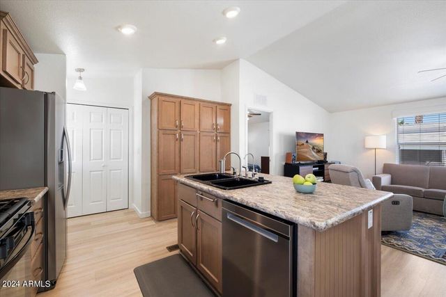 10936 E Apache Trail 67, Apache Junction, AZ 85120