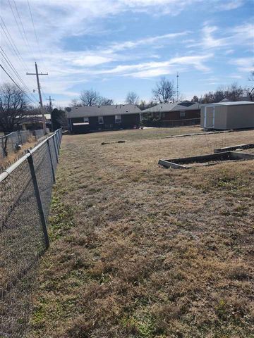 5903 NW DEARBORN Ave, Lawton, OK 73505