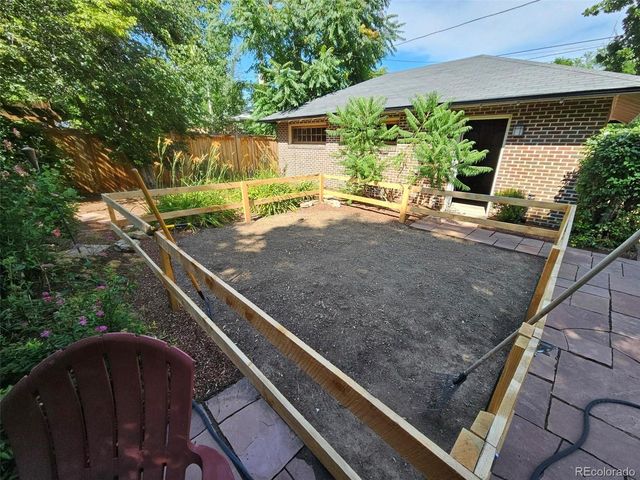 2056 Forest St, Denver, CO 80207