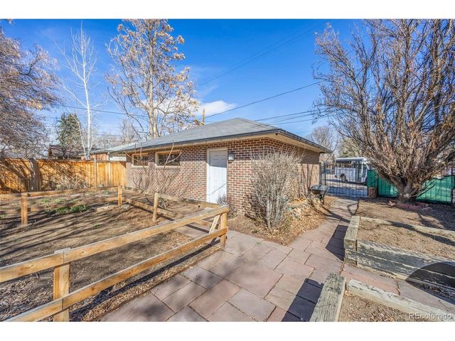 2056 Forest St, Denver, CO 80207