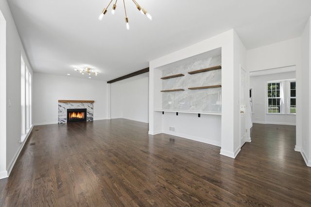 950 W Colfax Street, Palatine, IL 60067
