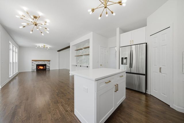950 W Colfax Street, Palatine, IL 60067