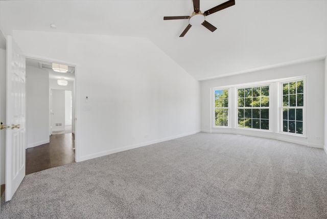 950 W Colfax Street, Palatine, IL 60067