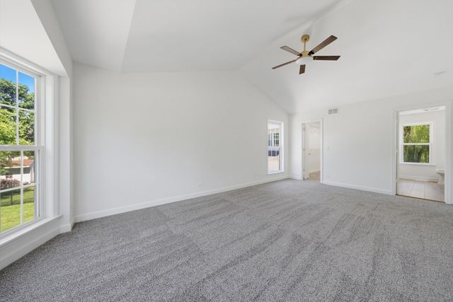 950 W Colfax Street, Palatine, IL 60067