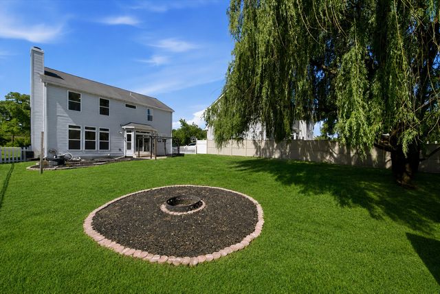 950 W Colfax Street, Palatine, IL 60067
