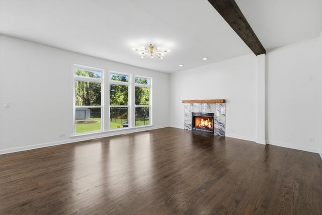 950 W Colfax Street, Palatine, IL 60067