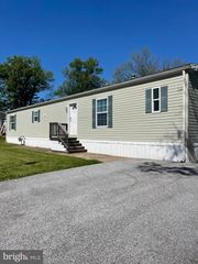 177 OMAHA AVE, Dover, PA 17315