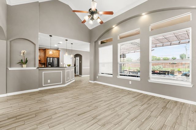 5540 Plata Lane, Benbrook, TX 76126