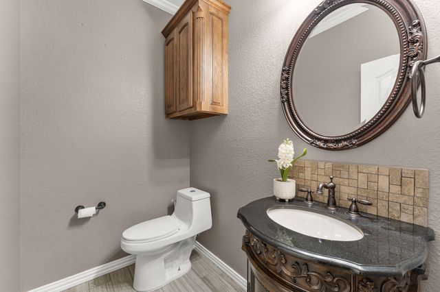 5540 Plata Lane, Benbrook, TX 76126