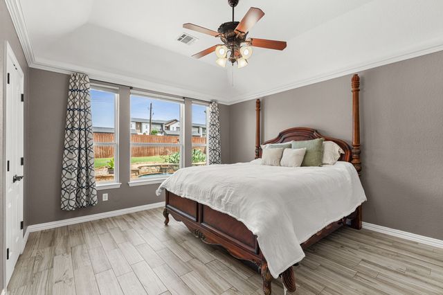 5540 Plata Lane, Benbrook, TX 76126