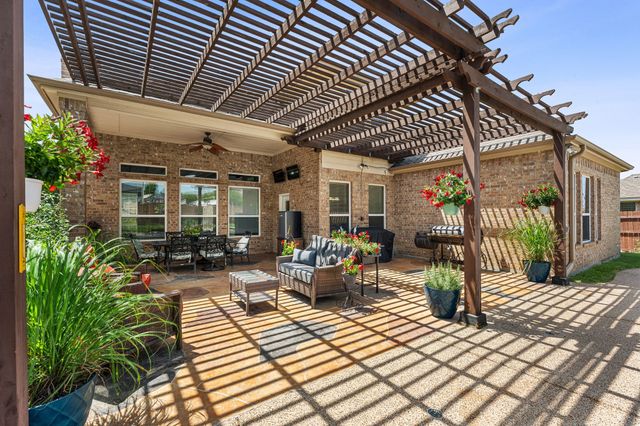 5540 Plata Lane, Benbrook, TX 76126