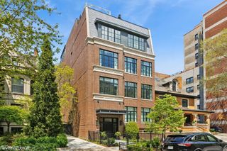 454 W Barry Avenue 1, Chicago, IL 60657