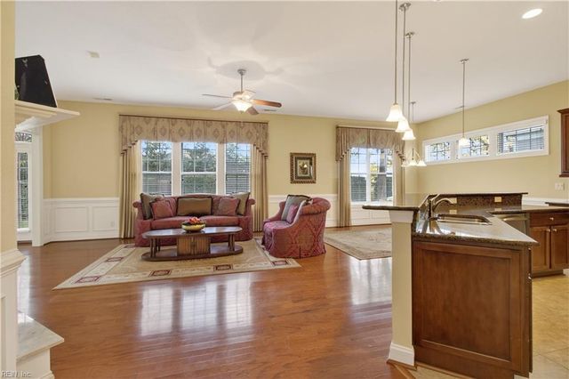 1425 Blairwood LN, Chesapeake, VA 23320