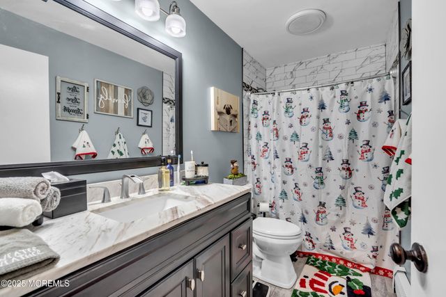 918 Lakeside Drive N, Forked River, NJ 08731