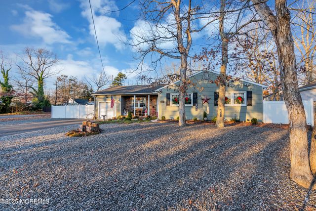 918 Lakeside Drive N, Forked River, NJ 08731