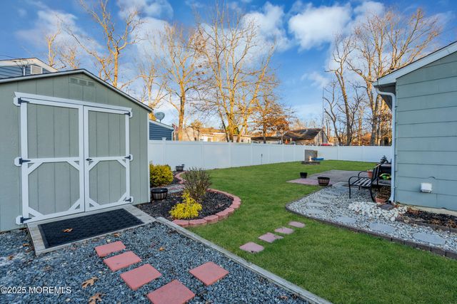 918 Lakeside Drive N, Forked River, NJ 08731