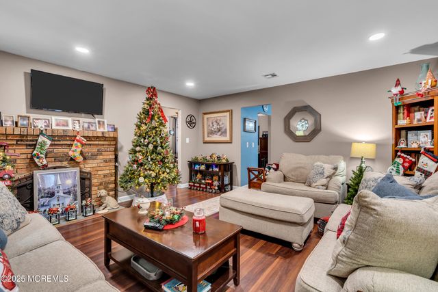 918 Lakeside Drive N, Forked River, NJ 08731