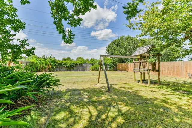 2212 Aberdeen Drive, League City, TX 77573
