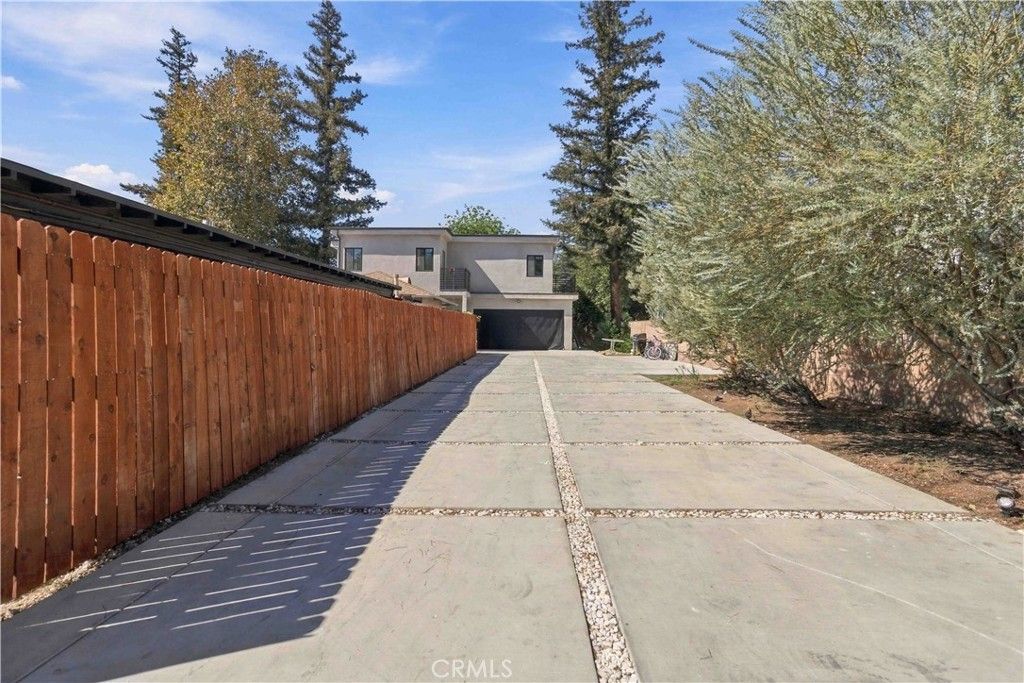 8633 Zelzah, Northridge, CA 91325 — exterior