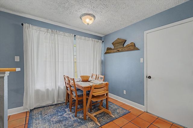 742 Sugar Hill Drive, La Porte, TX 77571