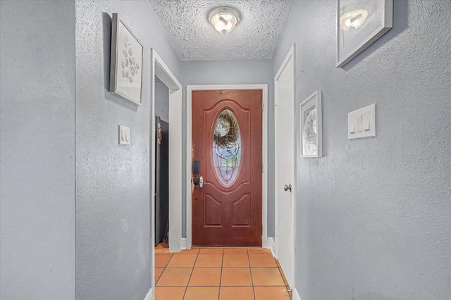 742 Sugar Hill Drive, La Porte, TX 77571