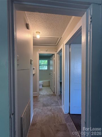 909 E Harrison Avenue, Gastonia, NC 28054
